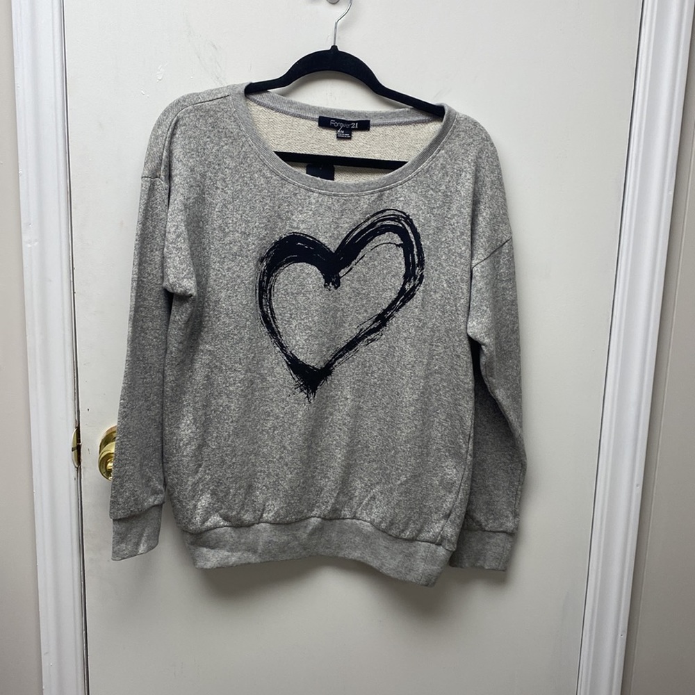 NWT Grey Heart Crewneck Sweatshirt Size Medium